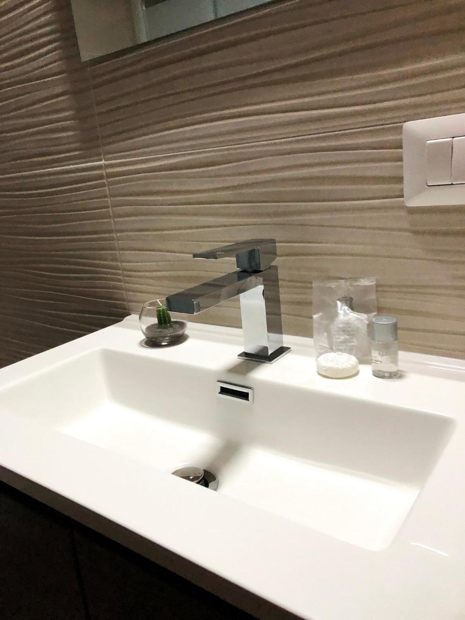 Arya Cagliari Hotell Exteriör bild